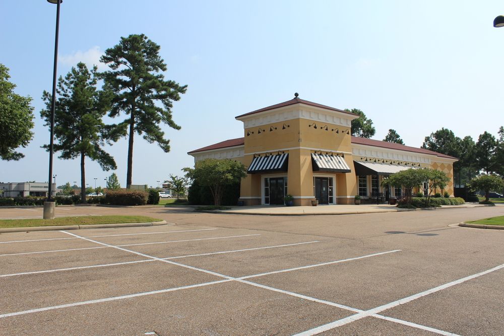 Former Corner Bakery: 108 Market St, Flowood, MS 39232